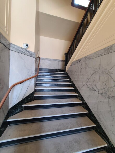 More Photos Of 501-511 Main St, Woodland Office For Lease