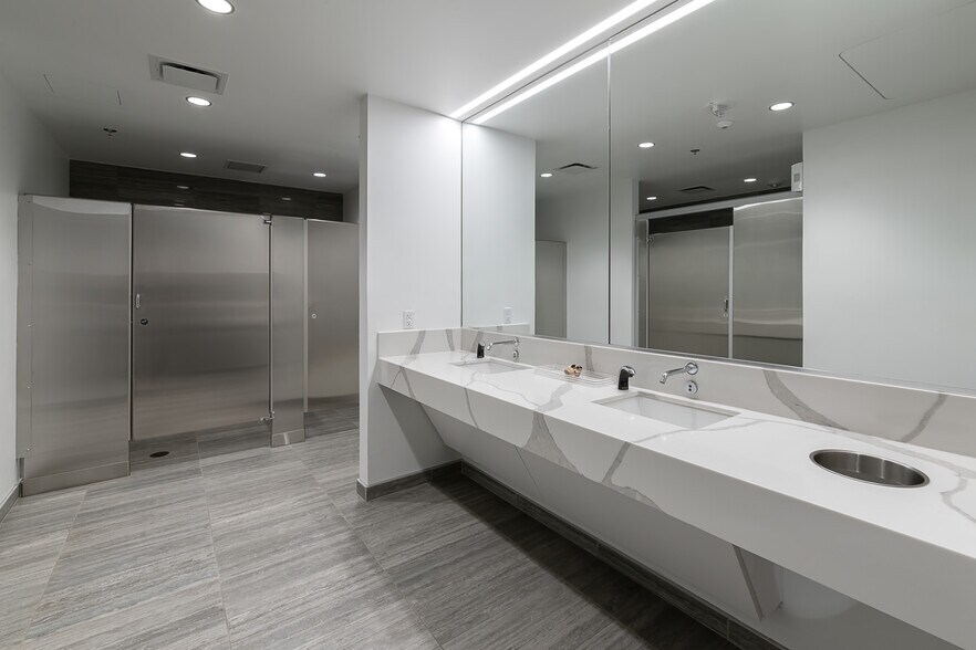 More Photos Of 823 Congress Ave, Austin Office For Lease