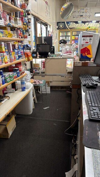 More Photos Of 6982 N Winton Way, Winton General Retail For Sale