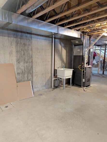 More Photos Of 1110 School st, Hillsboro Flex For Sale