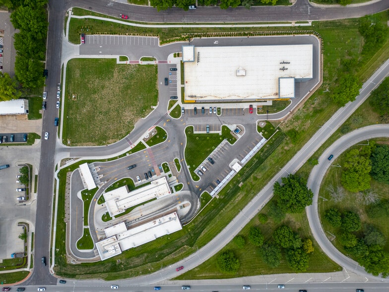 More Photos Of 7240 Shawnee Mission Pky, Overland Park Land For Lease