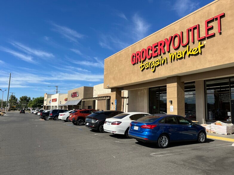 More Photos Of 3246 W Florida Ave, Hemet Unknown For Lease