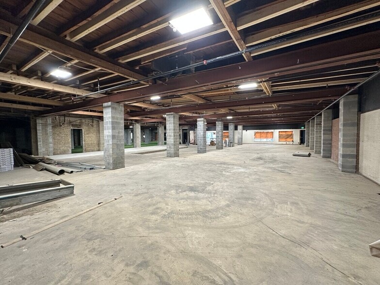 More Photos Of 2500 Sparrows Point Rd, Sparrows Point Storefront For Lease