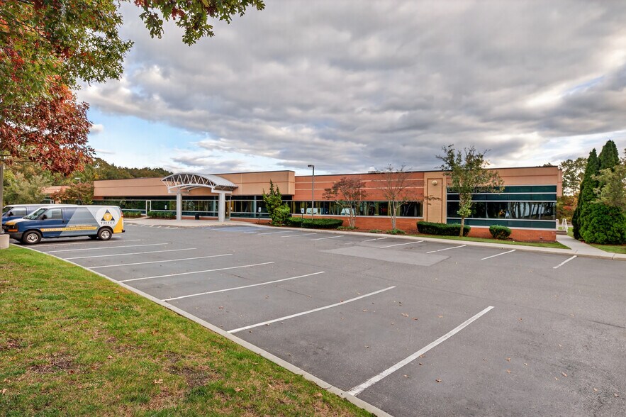 More Photos Of 205 Belle Mead Rd, South Setauket Unknown For Lease