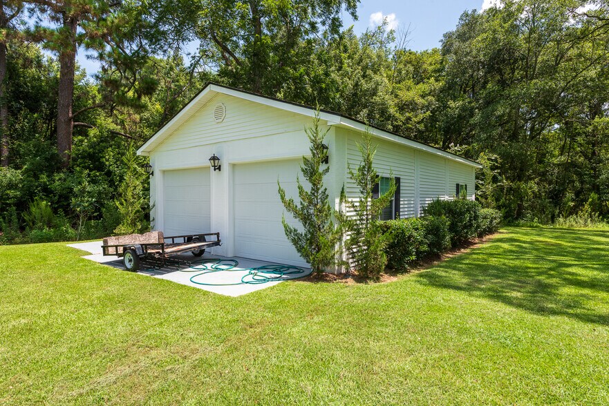 More Photos Of 335 N Main St, Wadley Specialty For Sale