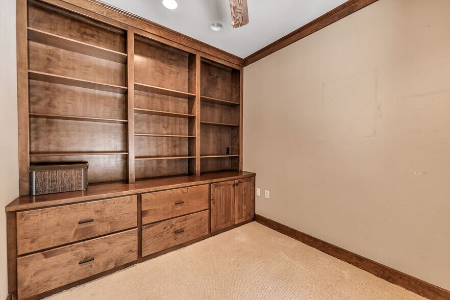 More Photos Of 43 Pool Rd, Richards Specialty For Sale