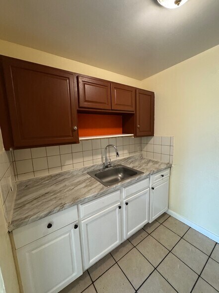 More Photos Of 927 S Pine St, Lake Worth Apartments For Sale