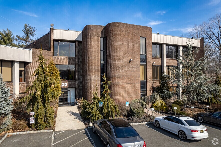 More Photos Of 30 Galesi Dr, Wayne Office For Lease