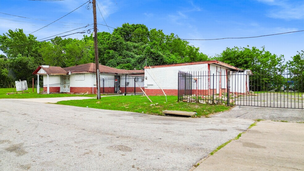 More Photos Of 3725 Reed Rd, Houston Specialty For Sale