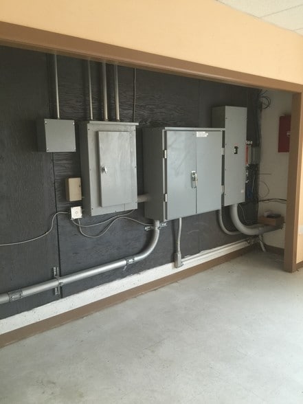 More Photos Of 482 Glenbrook Rd, Stamford Manufacturing For Lease