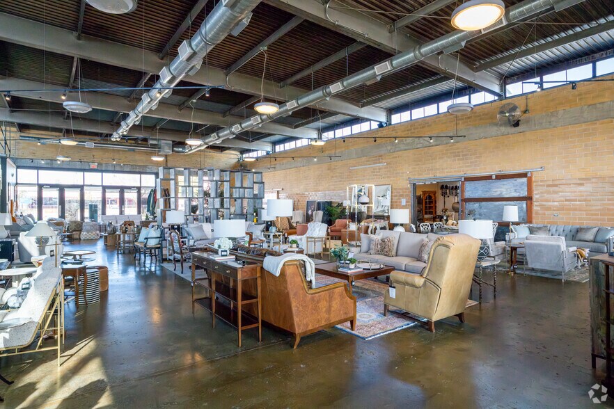 More Photos Of 401 S Main St, Bryan General Retail For Sale