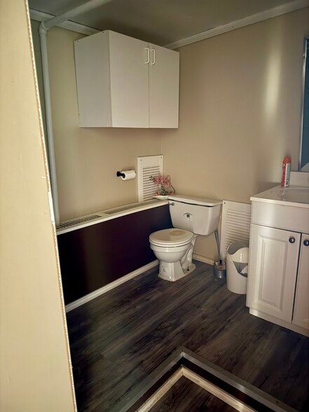 More Photos Of 809 Main Ave, Ralls Storefront Retail Office For Sale