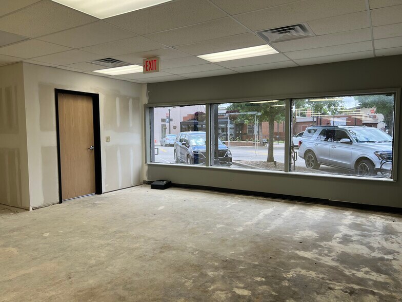 More Photos Of 113 N Main St, Broken Arrow Storefront Retail Office For Lease