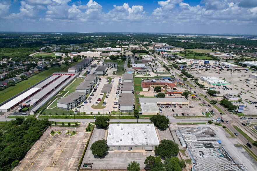 More Photos Of 9809 Rowlett St, Houston Showroom For Sale