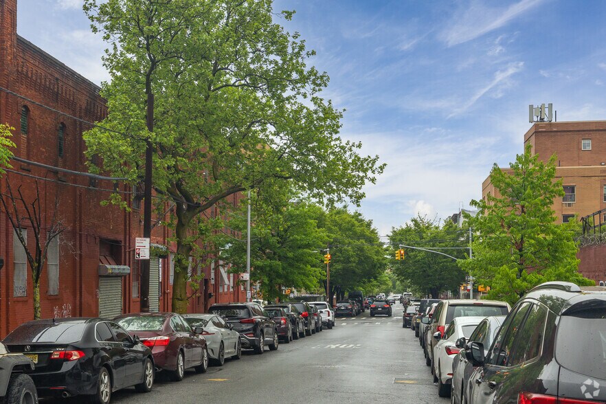More Photos Of 43 George St, Brooklyn Religious Facility For Sale