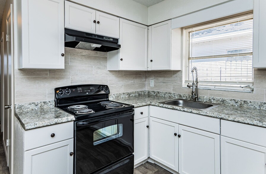 More Photos Of 3025 54th St S, Gulfport Apartments For Sale