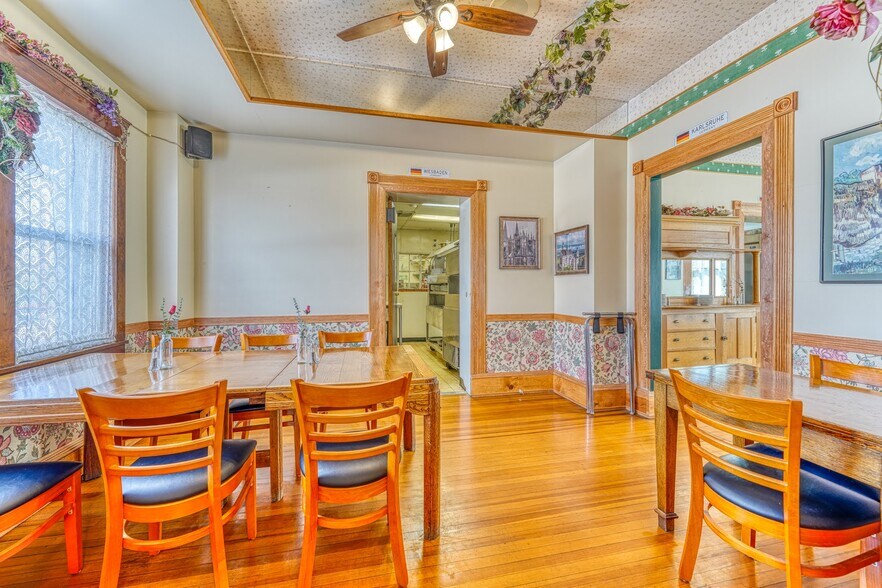 More Photos Of 512 Royal Gorge Blvd, Canon City Restaurant For Sale