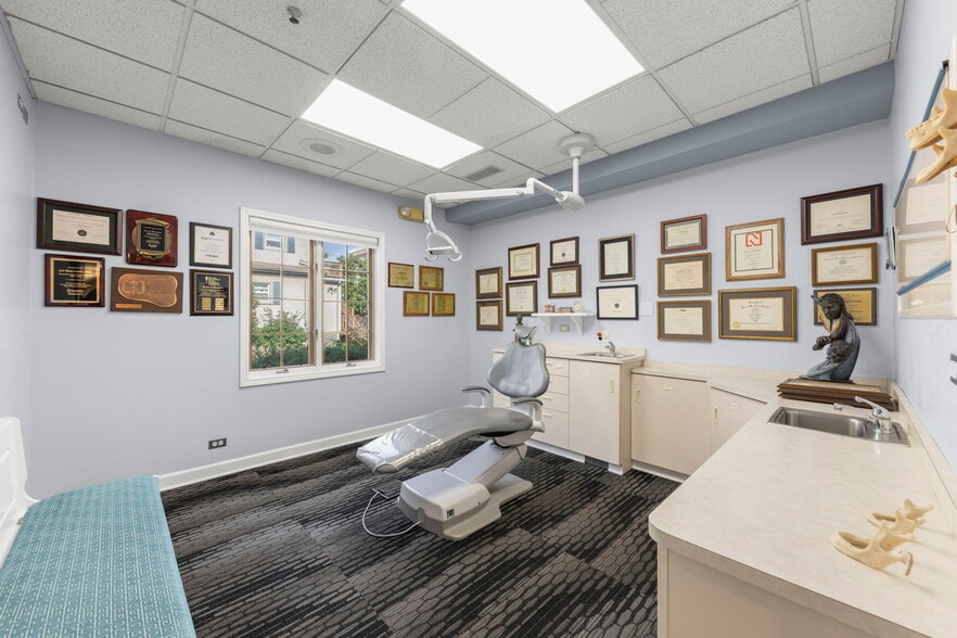 More Photos Of 405 S Main St, Naperville Medical For Lease