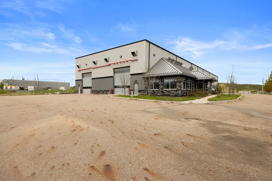 More Photos Of 340 Robertson Rd, Fort McMurray Warehouse For Sale