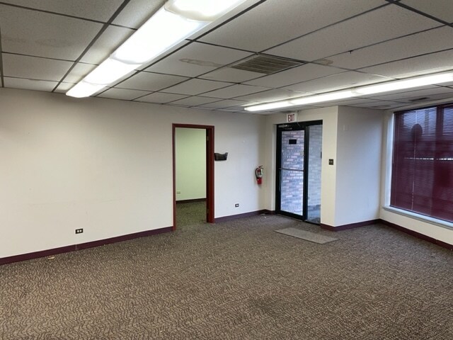 More Photos Of 2515-2555 Veterans Dr, Posen Light Distribution For Lease