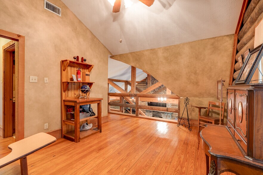 More Photos Of 4032 Highway 48 W, Mccomb Specialty For Sale