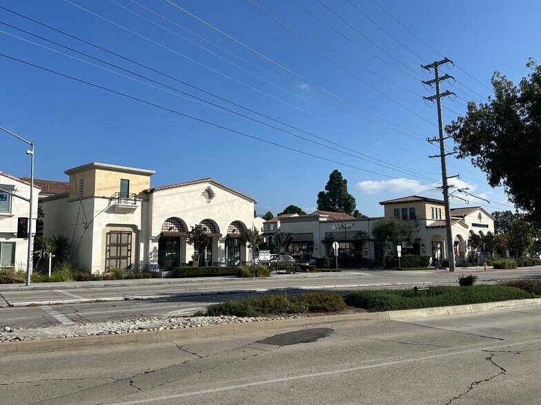 More Photos Of 17 Las Tunas Dr, Arcadia Unknown For Lease