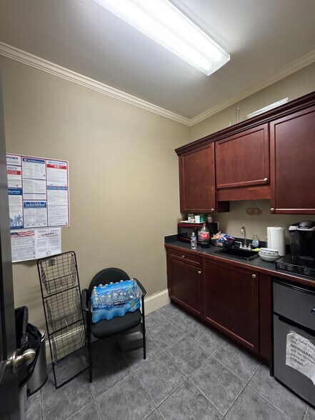 More Photos Of 800 Old Dawson Village Rd E, Dawsonville Office For Sale