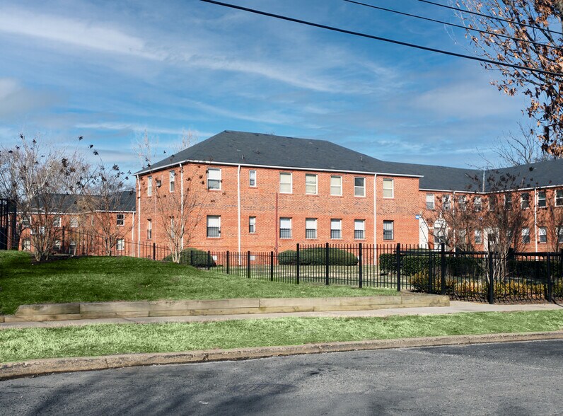 More Photos Of 116 Irvington St SW, Washington Apartments For Sale
