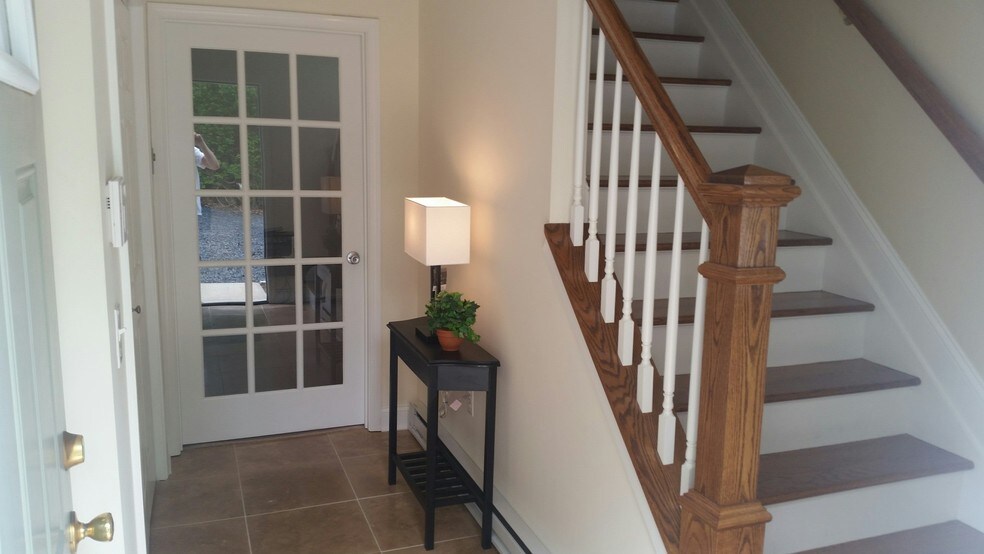 More Photos Of 152 Magnolia Ln, Middletown Veterinarian Kennel For Lease