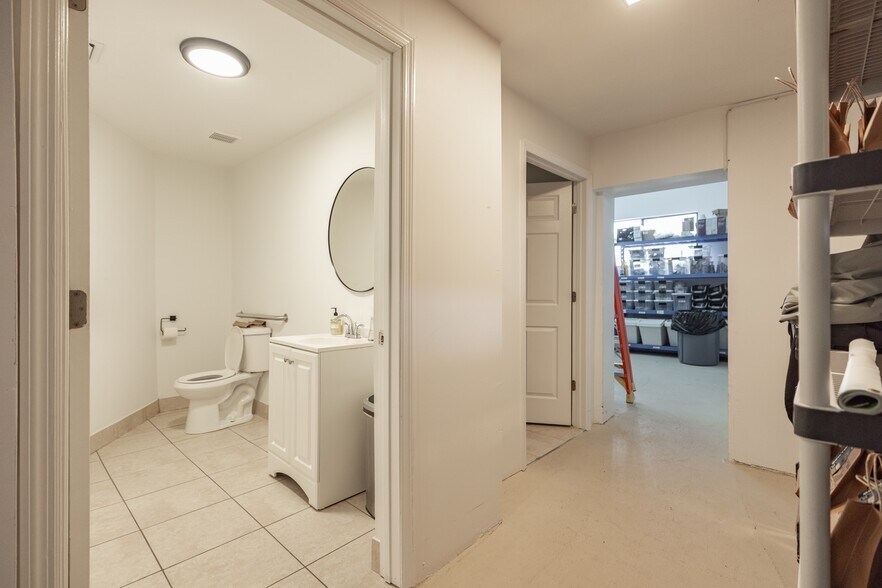 More Photos Of 1113 NW 79th St, Miami General Retail For Lease