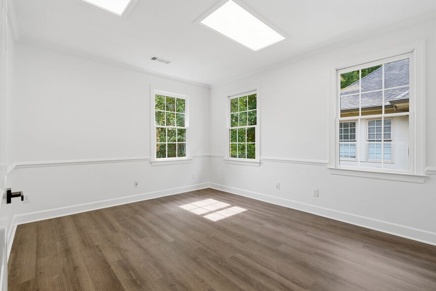 More Photos Of 2856 Johnson Ferry Rd, Marietta Office For Sale