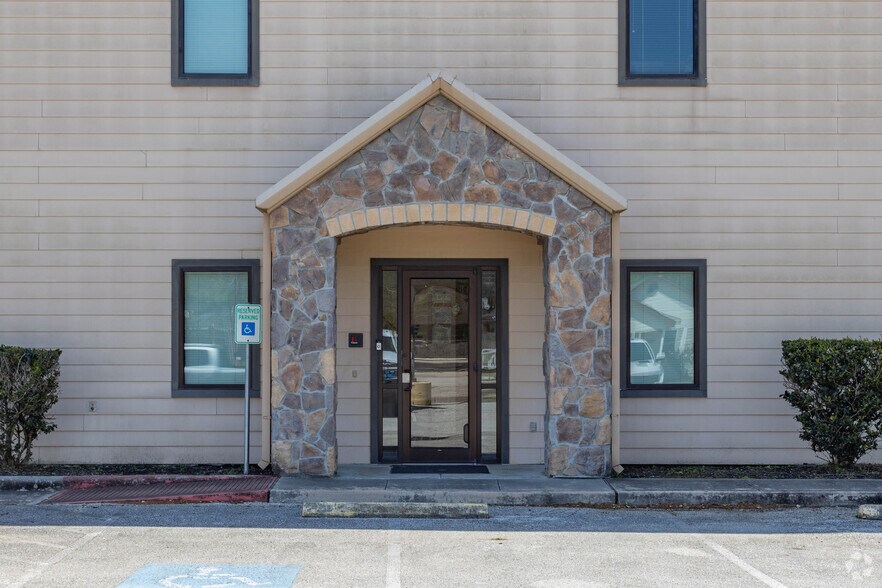 More Photos Of 5011 5th St, Katy Office For Sale