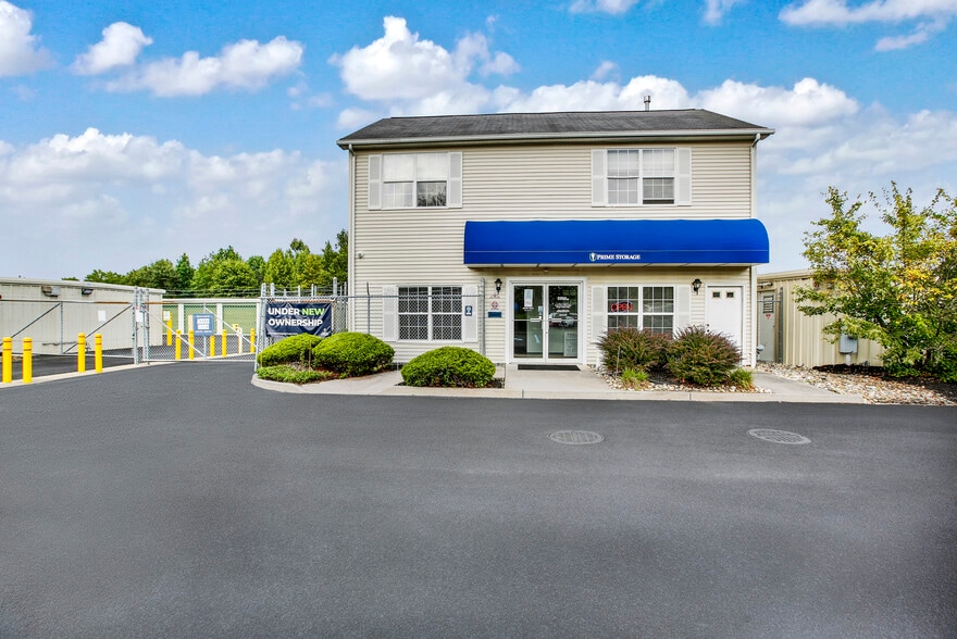 Primary Photo Of 124 Eayrestown Rd, Southampton Self Storage For Lease