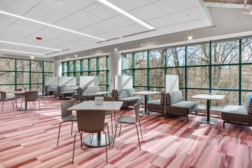 More Photos Of 1000 Northbrook Dr, Trevose Office For Sale