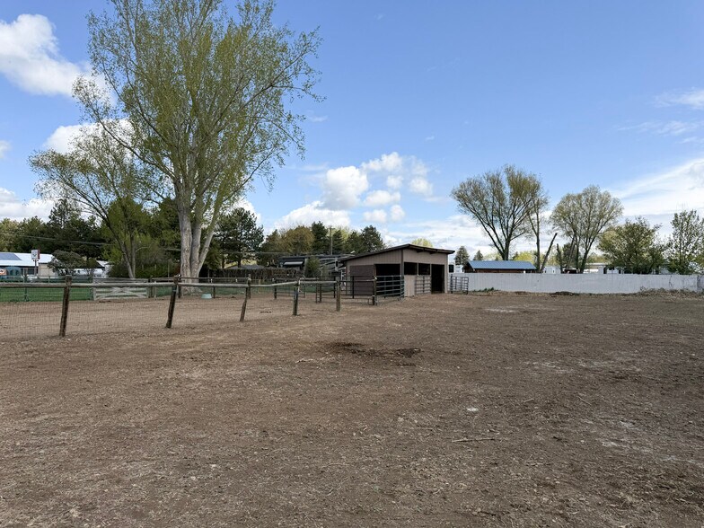 More Photos Of 972 S Main St, Prineville Flex For Sale