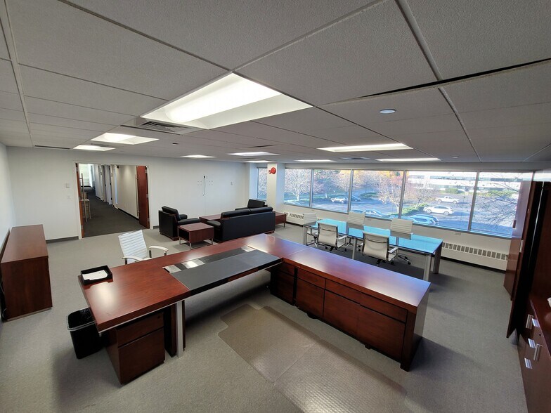 More Photos Of 135 Pinelawn Rd, Melville Office For Lease