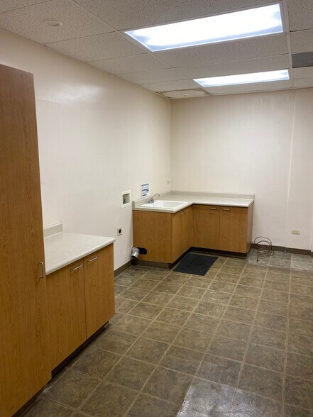 More Photos Of 634 Kilani Ave, Wahiawa Storefront Retail Office For Lease