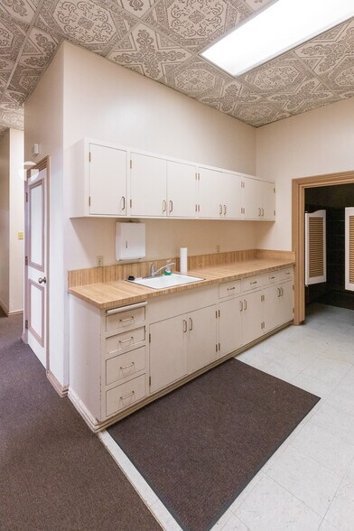 More Photos Of 1017 Front St, Sacramento Storefront Retail Office For Sale