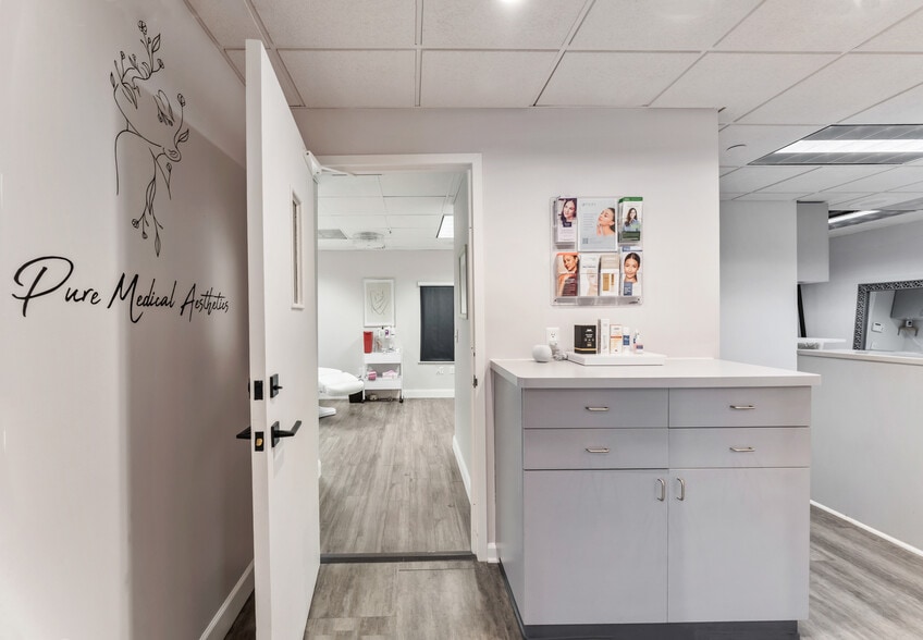 More Photos Of 148 East Ave, Norwalk Medical For Sale