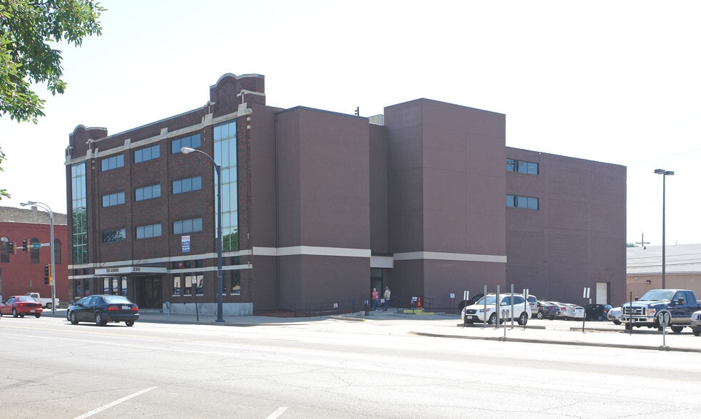 More Photos Of 235 S Kansas Ave, Topeka Office For Sale