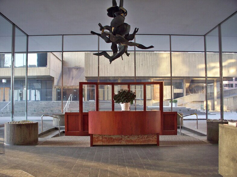 More Photos Of 20 S Charles St, Baltimore Office For Lease