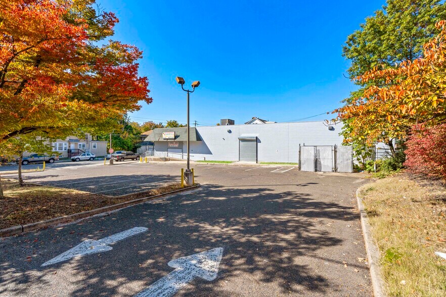 More Photos Of 201 N Hermitage Ave, Trenton Freestanding For Sale