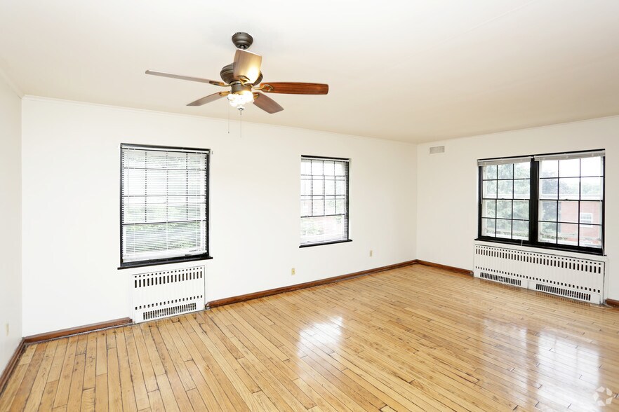 More Photos Of 3333 Grand Ave, Des Moines Apartments For Sale