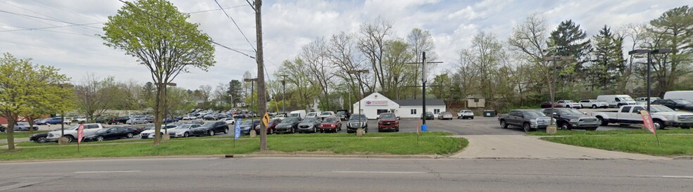 Primary Photo Of 263 Broadway Ave, Bedford Auto Dealership For Lease