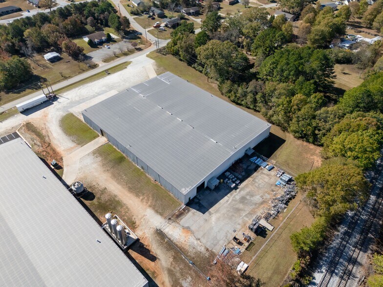 More Photos Of 754 E Hightower Trl, Social Circle Warehouse For Lease