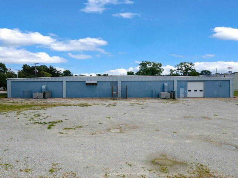 More Photos Of 1301 S 6th St, Noblesville Manufacturing For Sale