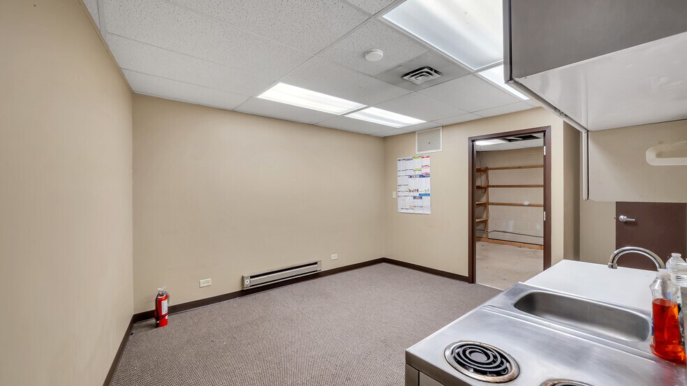 More Photos Of 3751 W 79th St, Chicago Freestanding For Lease