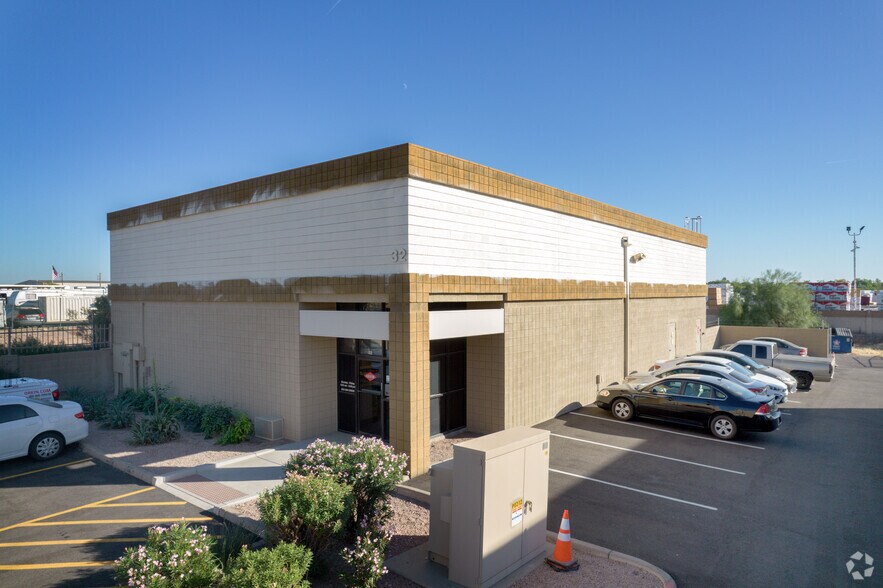 More Photos Of 75 W Baseline Rd, Gilbert Warehouse For Lease