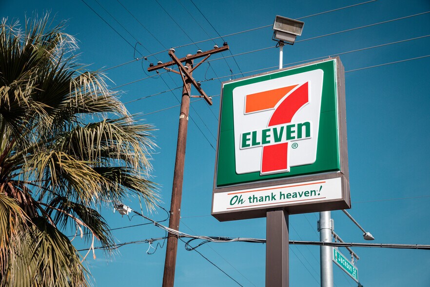 More Photos Of 44046 Jackson St, Indio Convenience Store For Sale
