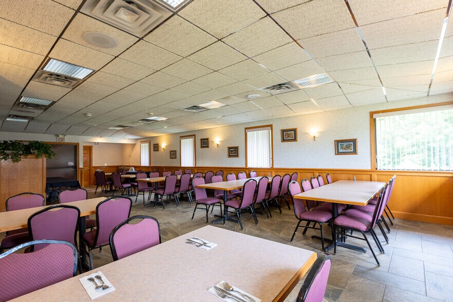 More Photos Of 2771 Scottsville Rd, Scottsville Restaurant For Sale